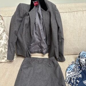 Ladies Sasson size 10/11 skirt and jacket